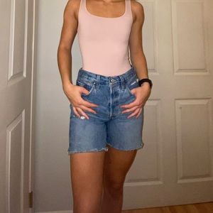 Levi’s mid thigh 501 Jean shorts